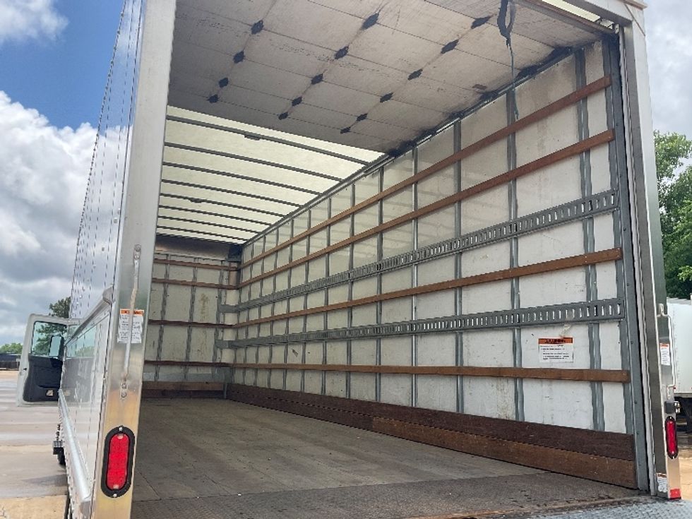 Medium Duty Box Truck-Light and Medium Duty Trucks-International-2022-MV607-Olive Branch-MS-117,779\n\t\tmiles-$ 71,000 - Image 12