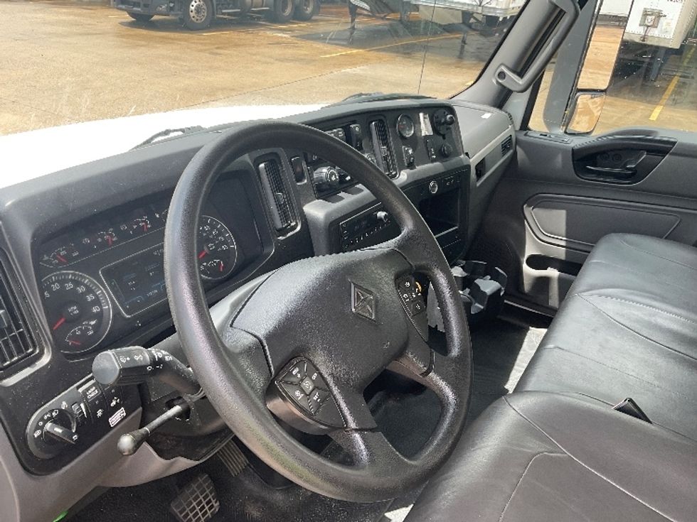 Medium Duty Box Truck-Light and Medium Duty Trucks-International-2022-MV607-Olive Branch-MS-117,779\n\t\tmiles-$ 71,000 - Image 17