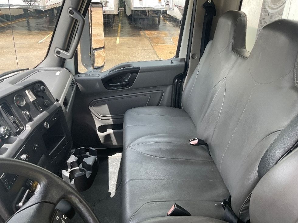 Medium Duty Box Truck-Light and Medium Duty Trucks-International-2022-MV607-Olive Branch-MS-117,779\n\t\tmiles-$ 71,000 - Image 19