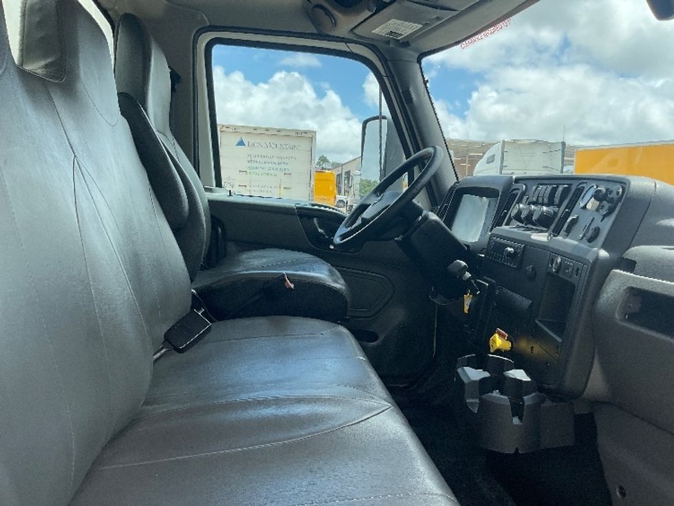 Medium Duty Box Truck-Light and Medium Duty Trucks-International-2022-MV607-Olive Branch-MS-117,779\n\t\tmiles-$ 71,000 - Image 22