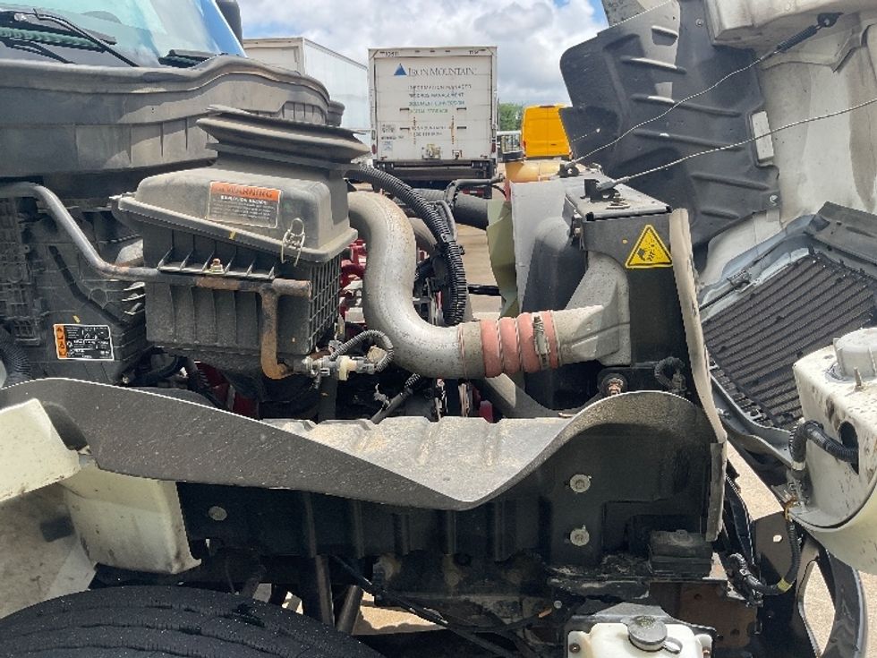 Medium Duty Box Truck-Light and Medium Duty Trucks-International-2022-MV607-Olive Branch-MS-117,779\n\t\tmiles-$ 71,000 - Image 23