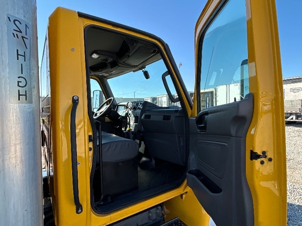 Medium Duty Box Truck-Light and Medium Duty Trucks-International-2022-MV607-Omaha-NE-204,482\n\t\tmiles-$ 44,250 - Image 19