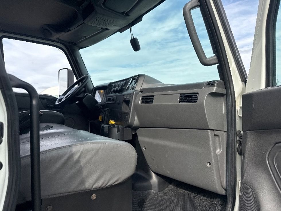 Medium Duty Box Truck-Light and Medium Duty Trucks-International-2022-MV607-Omaha-NE-214,953\n\t\tmiles-$ 47,500 - Image 20