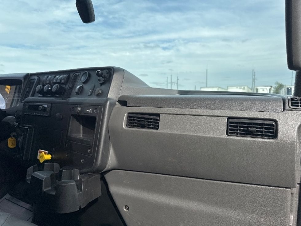 Medium Duty Box Truck-Light and Medium Duty Trucks-International-2022-MV607-Omaha-NE-214,953\n\t\tmiles-$ 47,500 - Image 21