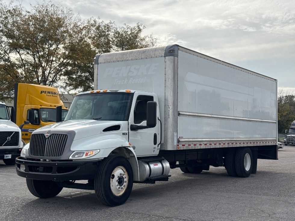 Medium Duty Box Truck-Light and Medium Duty Trucks-International-2022-MV607-Omaha-NE-214,953\n\t\tmiles-$ 47,500 - Image 3