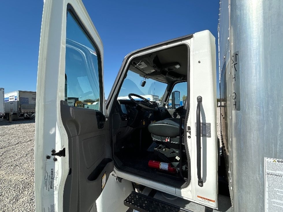 Medium Duty Box Truck-Light and Medium Duty Trucks-International-2022-MV607-Omaha-NE-218,461\n\t\tmiles-$ 46,750 - Image 15