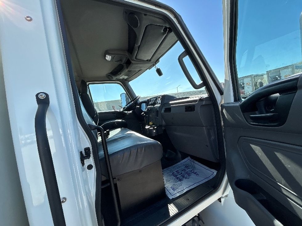 Medium Duty Box Truck-Light and Medium Duty Trucks-International-2022-MV607-Omaha-NE-218,461\n\t\tmiles-$ 46,750 - Image 19