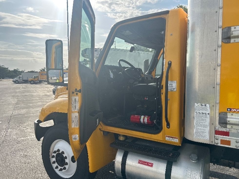 Medium Duty Box Truck-Light and Medium Duty Trucks-International-2022-MV607-Orlando-FL-136,366\n\t\tmiles-$ 69,750 - Image 16