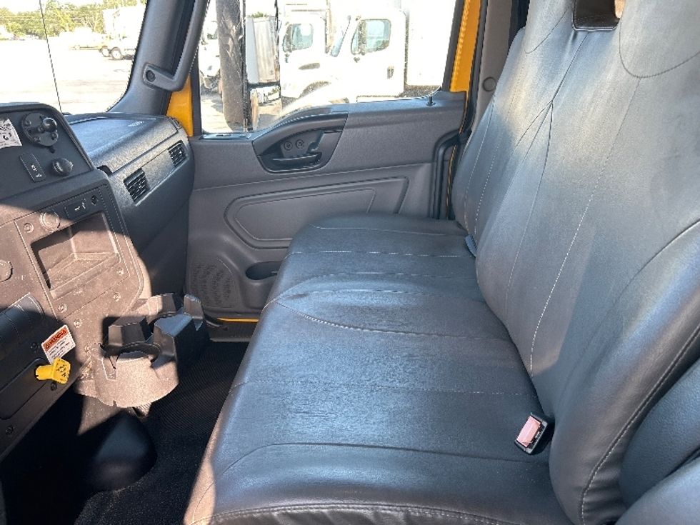 Medium Duty Box Truck-Light and Medium Duty Trucks-International-2022-MV607-Orlando-FL-136,366\n\t\tmiles-$ 69,750 - Image 19