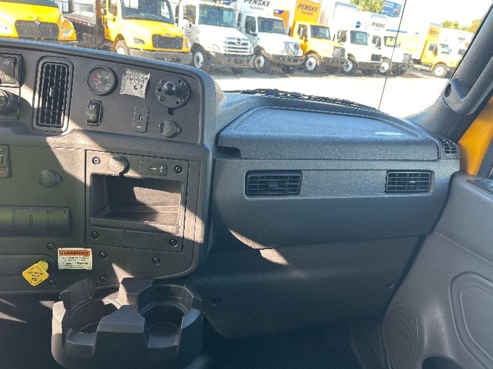 Medium Duty Box Truck-Light and Medium Duty Trucks-International-2022-MV607-Orlando-FL-136,366\n\t\tmiles-$ 69,750 - Image 21