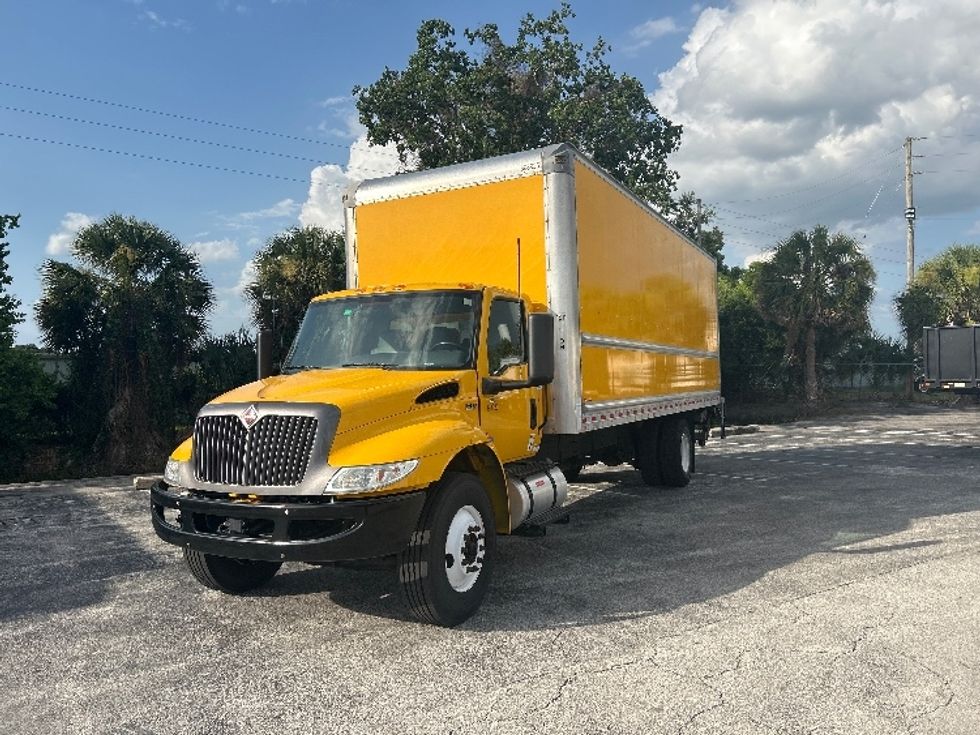 Medium Duty Box Truck-Light and Medium Duty Trucks-International-2022-MV607-Orlando-FL-136,366\n\t\tmiles-$ 69,750 - Image 3
