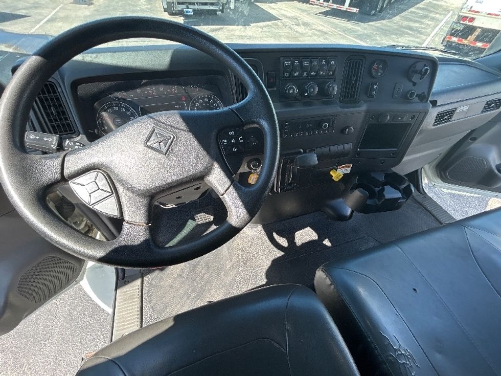 Medium Duty Box Truck-Light and Medium Duty Trucks-International-2022-MV607-Orlando-FL-223,415\n\t\tmiles-$ 49,500 - Image 17