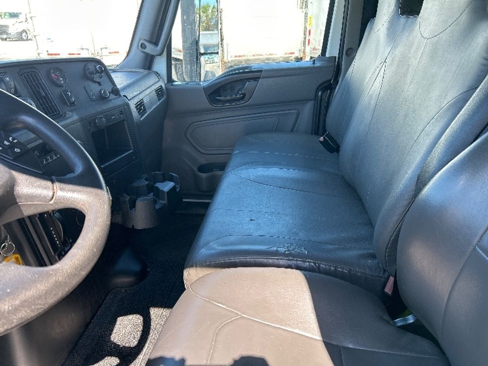 Medium Duty Box Truck-Light and Medium Duty Trucks-International-2022-MV607-Orlando-FL-223,415\n\t\tmiles-$ 49,500 - Image 18