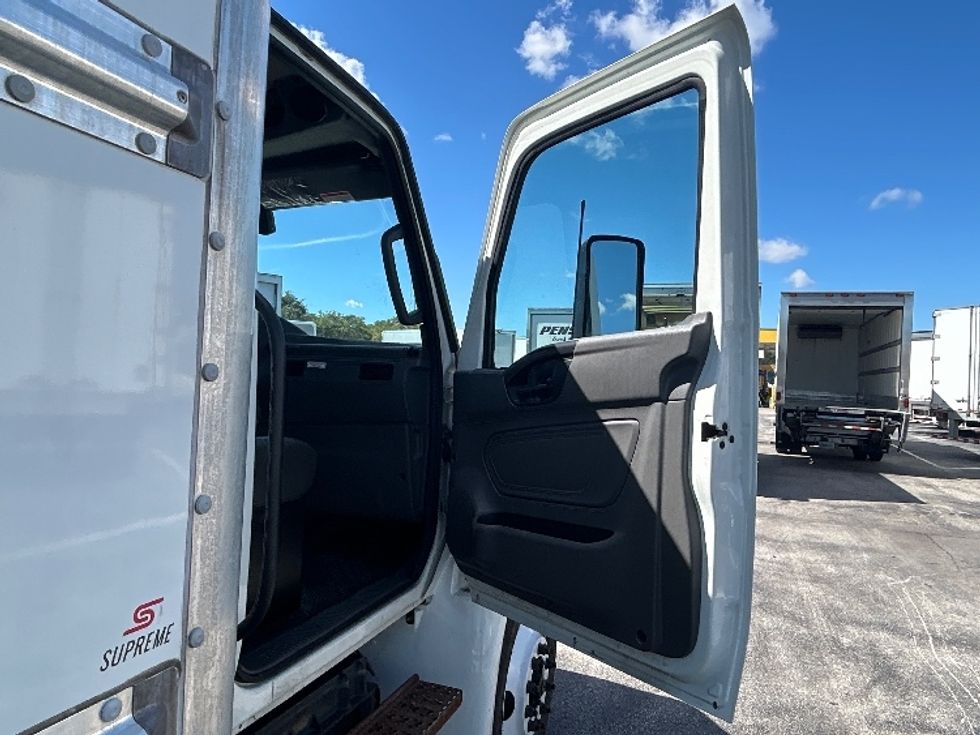 Medium Duty Box Truck-Light and Medium Duty Trucks-International-2022-MV607-Orlando-FL-223,415\n\t\tmiles-$ 49,500 - Image 19