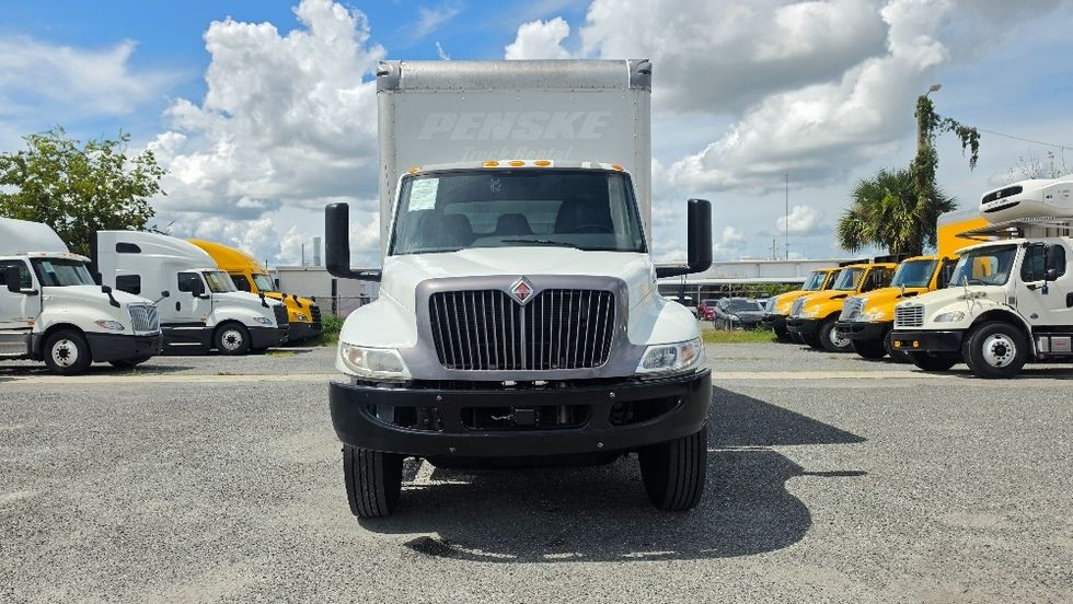 Medium Duty Box Truck-Light and Medium Duty Trucks-International-2022-MV607-Orlando-FL-234,126\n\t\tmiles-$ 44,000 - Image 2