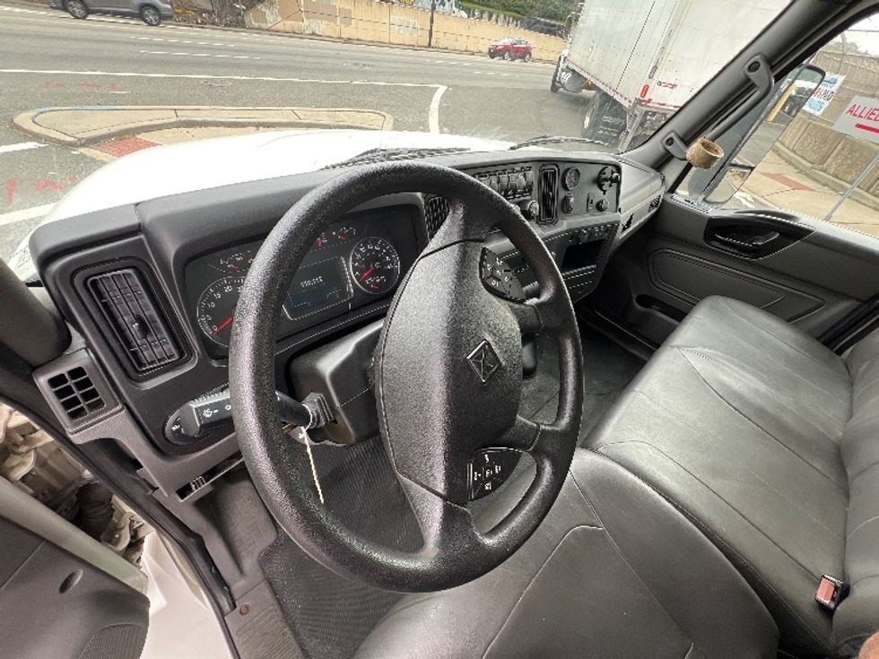Medium Duty Box Truck-Light and Medium Duty Trucks-International-2022-MV607-Parsippany-NJ-110,113\n\t\tmiles-$ 64,500 - Image 17