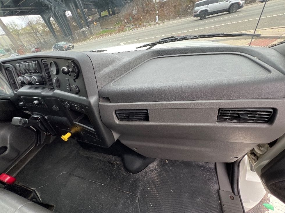 Medium Duty Box Truck-Light and Medium Duty Trucks-International-2022-MV607-Parsippany-NJ-110,113\n\t\tmiles-$ 64,500 - Image 21