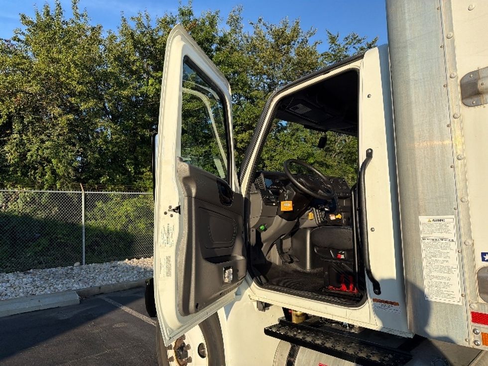 Medium Duty Box Truck-Light and Medium Duty Trucks-International-2022-MV607-Parsippany-NJ-242,011\n\t\tmiles-$ 40,750 - Image 16