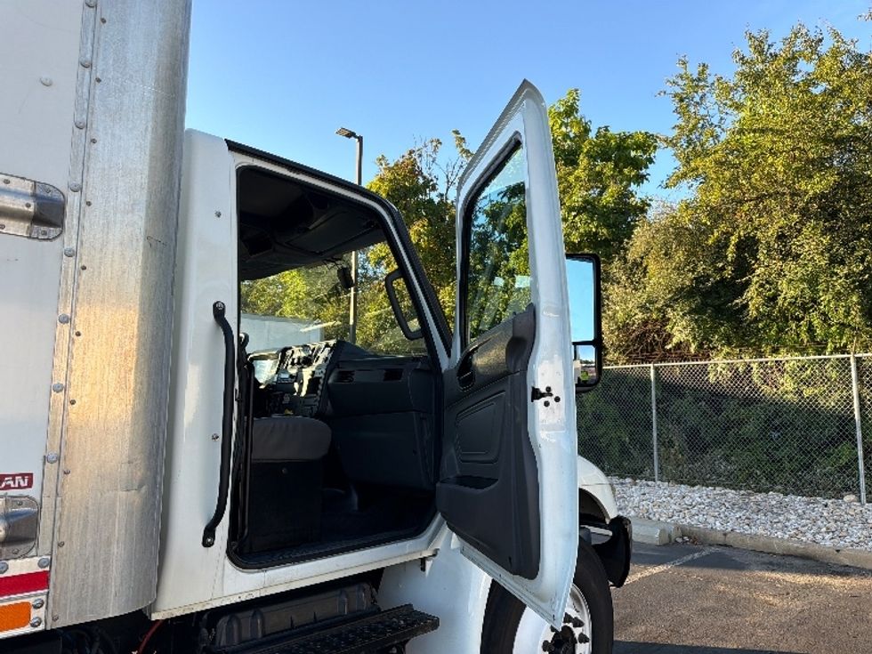 Medium Duty Box Truck-Light and Medium Duty Trucks-International-2022-MV607-Parsippany-NJ-242,011\n\t\tmiles-$ 40,750 - Image 20
