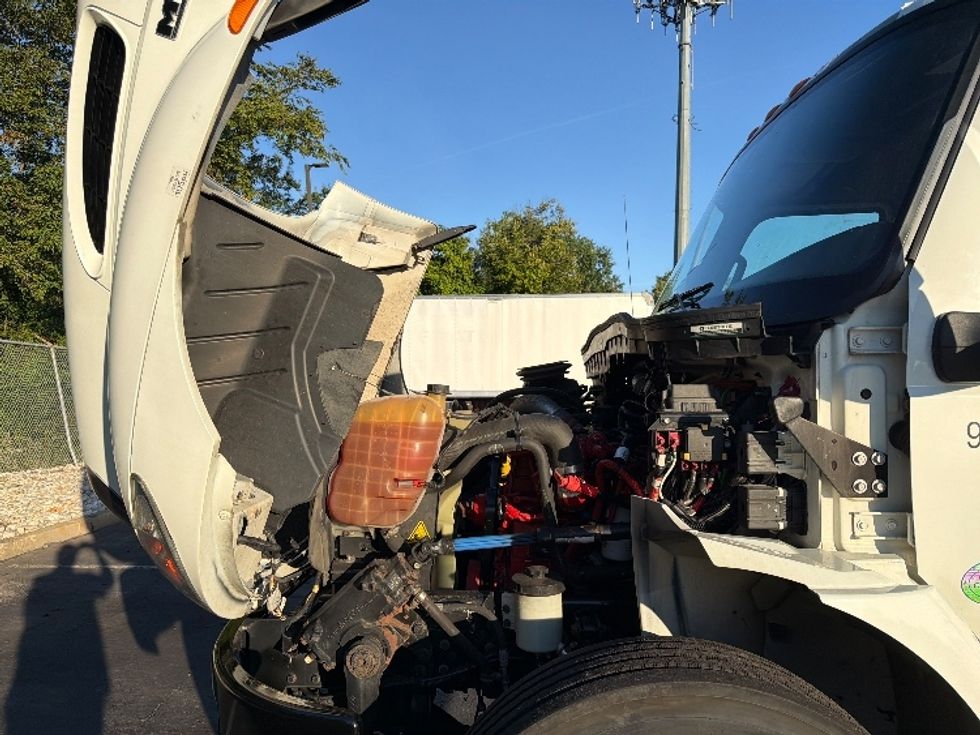 Medium Duty Box Truck-Light and Medium Duty Trucks-International-2022-MV607-Parsippany-NJ-242,011\n\t\tmiles-$ 40,750 - Image 24