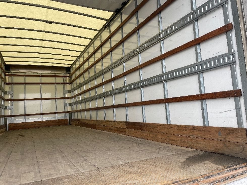 Medium Duty Box Truck-Light and Medium Duty Trucks-International-2022-MV607-Pasco-WA-111,962\n\t\tmiles-$ 73,250 - Image 12