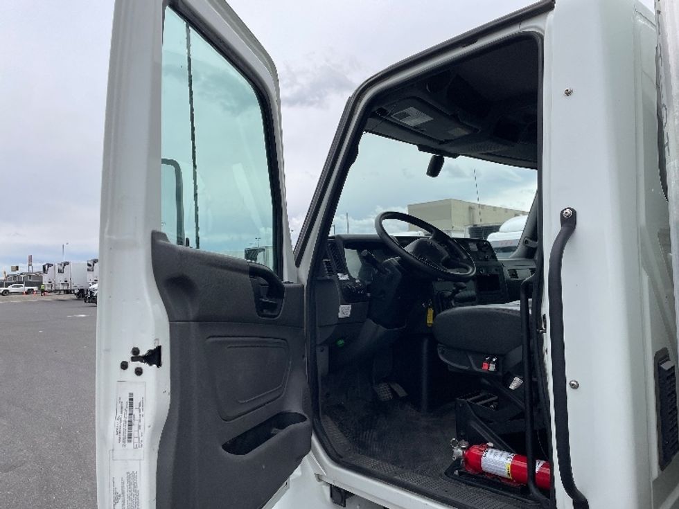 Medium Duty Box Truck-Light and Medium Duty Trucks-International-2022-MV607-Pasco-WA-111,962\n\t\tmiles-$ 73,250 - Image 16
