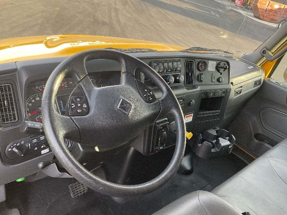 Medium Duty Box Truck-Light and Medium Duty Trucks-International-2022-MV607-Pasco-WA-233,883\n\t\tmiles-$ 40,750 - Image 17