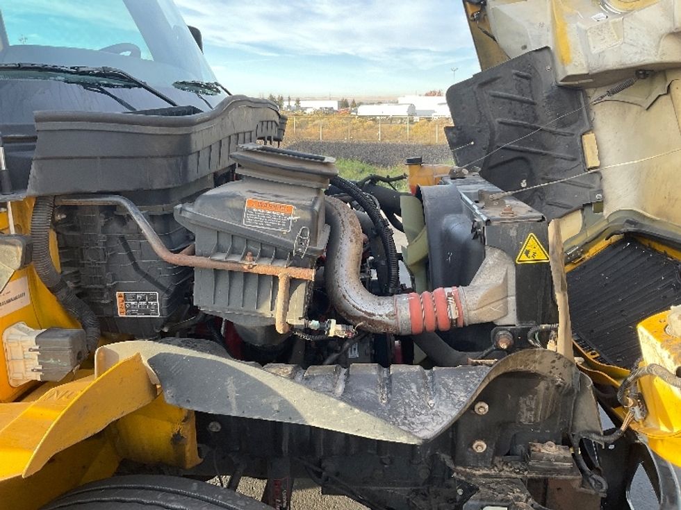 Medium Duty Box Truck-Light and Medium Duty Trucks-International-2022-MV607-Pasco-WA-233,883\n\t\tmiles-$ 40,750 - Image 23