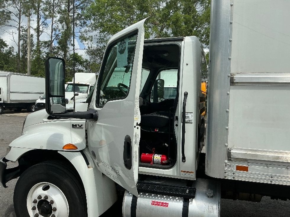 Medium Duty Box Truck-Light and Medium Duty Trucks-International-2022-MV607-Pensacola-FL-195,225\n\t\tmiles-$ 52,000 - Image 16