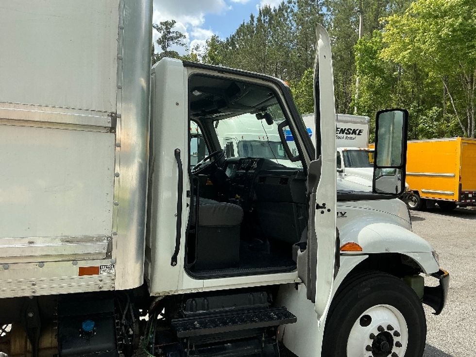 Medium Duty Box Truck-Light and Medium Duty Trucks-International-2022-MV607-Pensacola-FL-195,225\n\t\tmiles-$ 52,000 - Image 20