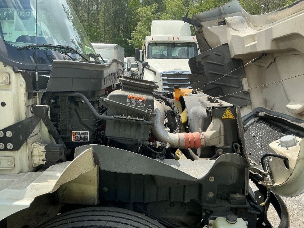 Medium Duty Box Truck-Light and Medium Duty Trucks-International-2022-MV607-Pensacola-FL-195,225\n\t\tmiles-$ 52,000 - Image 23