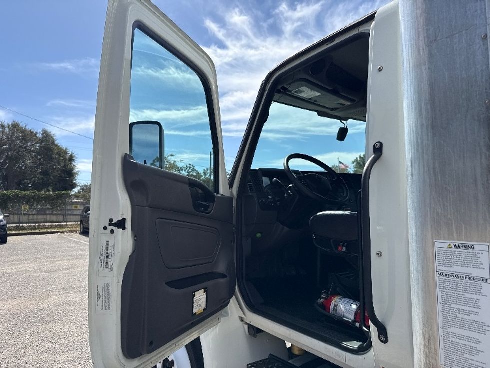 Medium Duty Box Truck-Light and Medium Duty Trucks-International-2022-MV607-Pensacola-FL-211,990\n\t\tmiles-$ 48,000 - Image 15
