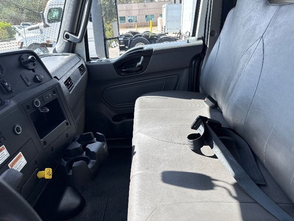 Medium Duty Box Truck-Light and Medium Duty Trucks-International-2022-MV607-Pensacola-FL-211,990\n\t\tmiles-$ 48,000 - Image 17