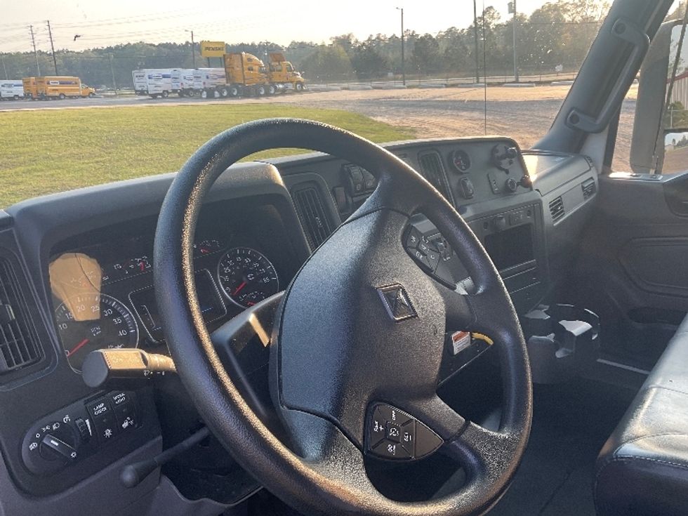 Medium Duty Box Truck-Light and Medium Duty Trucks-International-2022-MV607-Pensacola-FL-228,539\n\t\tmiles-$ 47,500 - Image 17