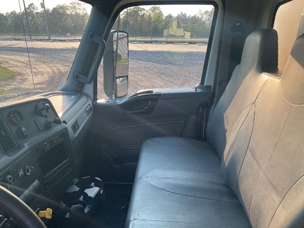 Medium Duty Box Truck-Light and Medium Duty Trucks-International-2022-MV607-Pensacola-FL-228,539\n\t\tmiles-$ 47,500 - Image 18