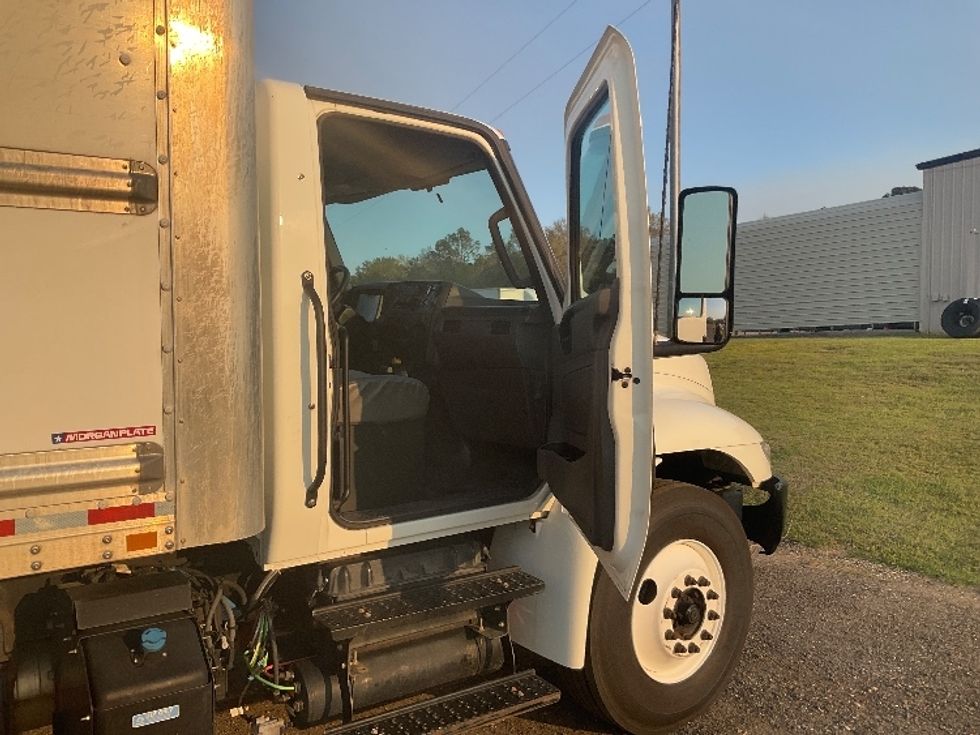Medium Duty Box Truck-Light and Medium Duty Trucks-International-2022-MV607-Pensacola-FL-228,539\n\t\tmiles-$ 47,500 - Image 19