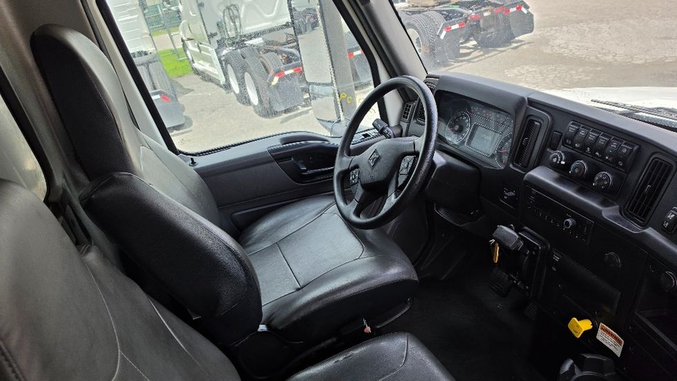 Medium Duty Box Truck-Light and Medium Duty Trucks-International-2022-MV607-Pensacola-FL-272,030\n\t\tmiles-$ 41,500 - Image 21