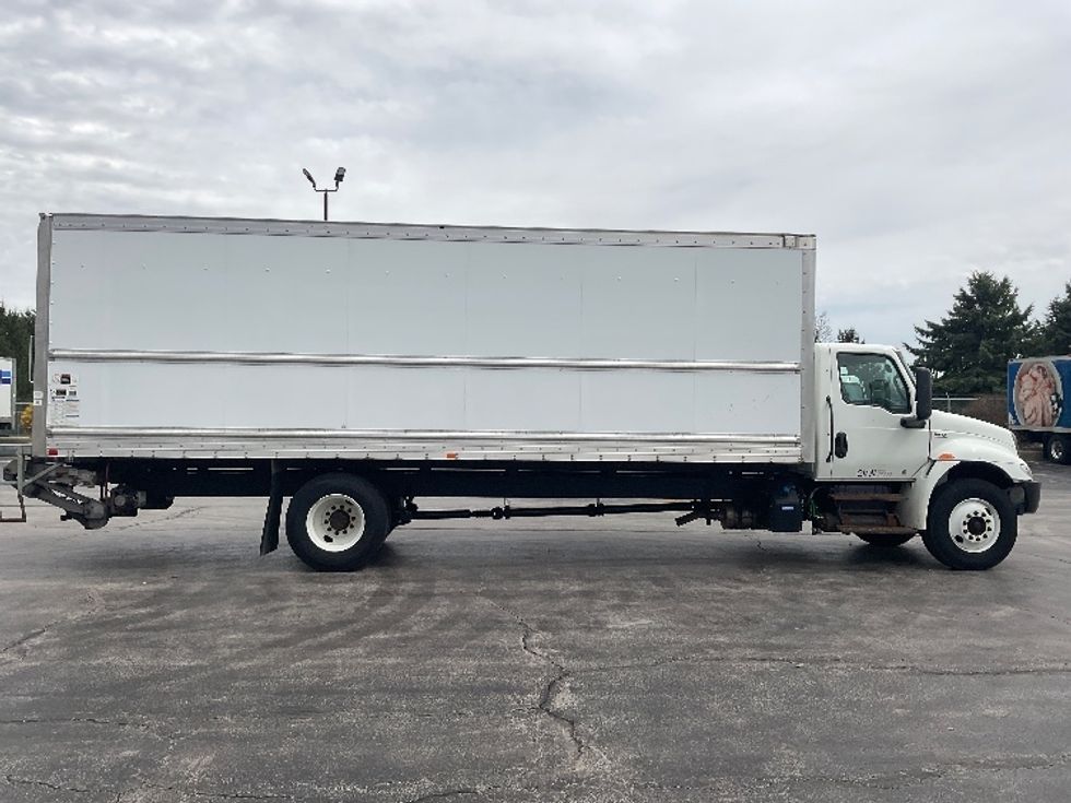 Medium Duty Box Truck-Light and Medium Duty Trucks-International-2022-MV607-Perrysburg-OH-150,643\n\t\tmiles-$ 64,250 - Image 15