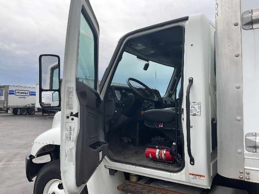 Medium Duty Box Truck-Light and Medium Duty Trucks-International-2022-MV607-Perrysburg-OH-150,643\n\t\tmiles-$ 64,250 - Image 16