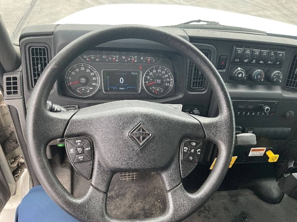 Medium Duty Box Truck-Light and Medium Duty Trucks-International-2022-MV607-Perrysburg-OH-150,643\n\t\tmiles-$ 64,250 - Image 18