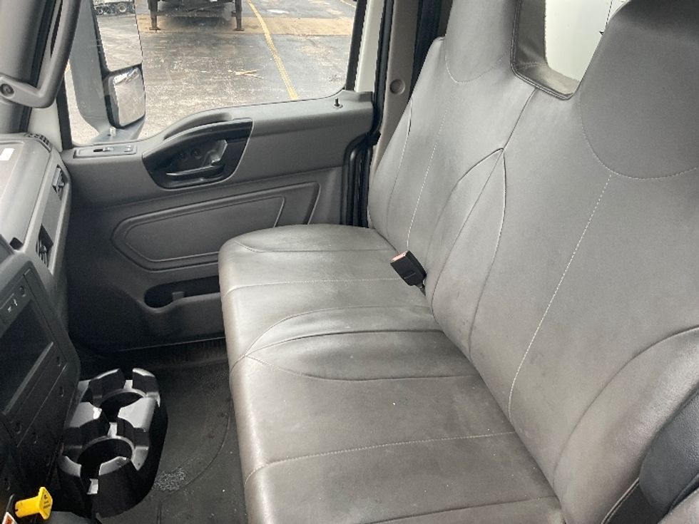 Medium Duty Box Truck-Light and Medium Duty Trucks-International-2022-MV607-Perrysburg-OH-150,643\n\t\tmiles-$ 64,250 - Image 19