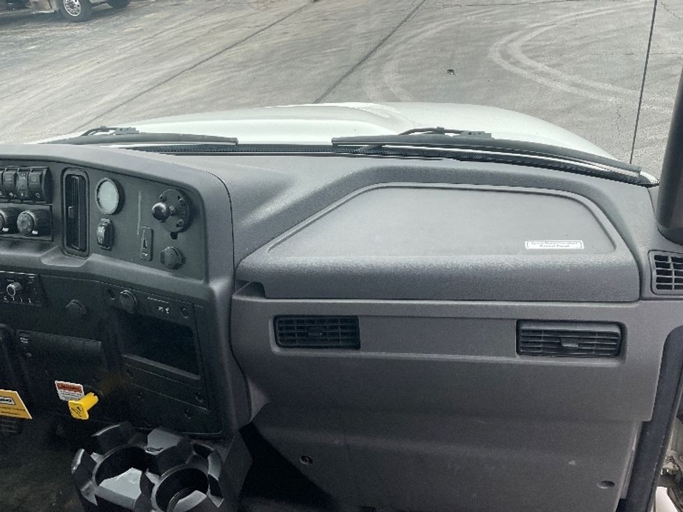 Medium Duty Box Truck-Light and Medium Duty Trucks-International-2022-MV607-Perrysburg-OH-150,643\n\t\tmiles-$ 64,250 - Image 21