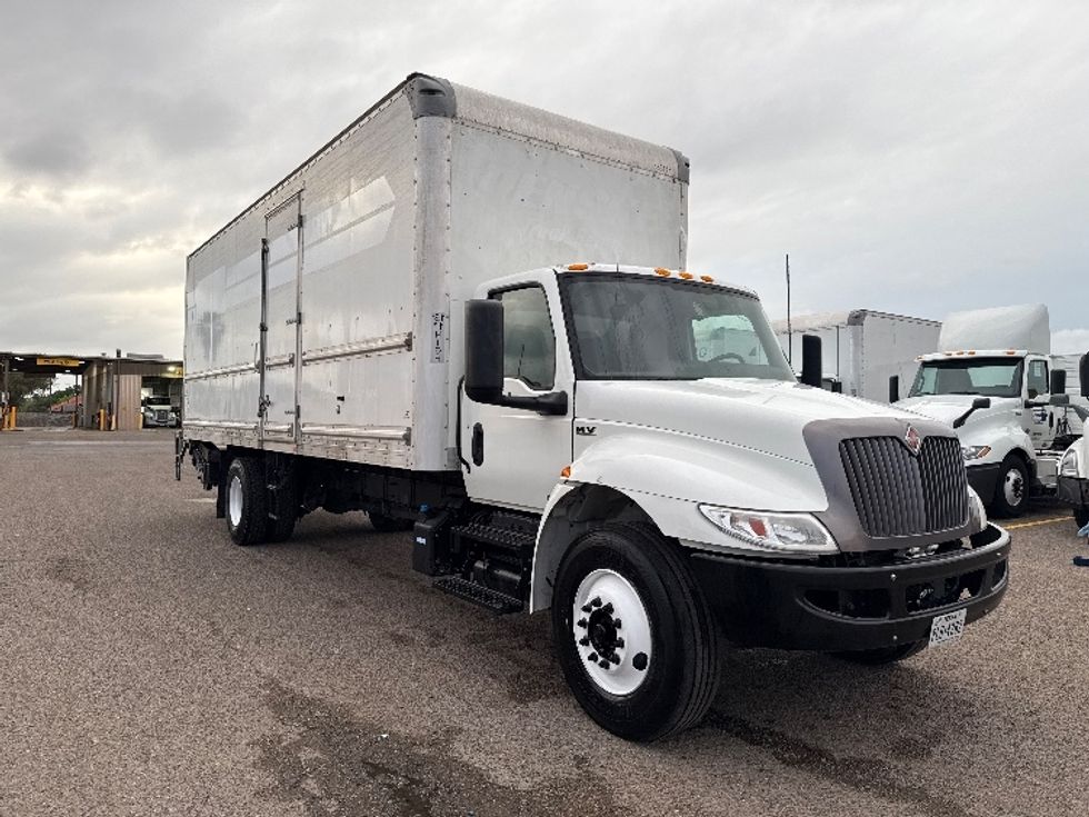 Medium Duty Box Truck-Light and Medium Duty Trucks-International-2022-MV607-Pharr-TX-134,595\n\t\tmiles-$ 69,000 - Image 1