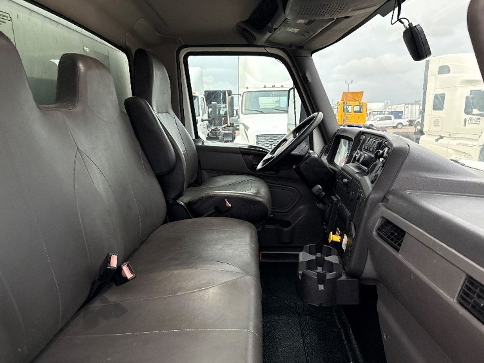 Medium Duty Box Truck-Light and Medium Duty Trucks-International-2022-MV607-Pharr-TX-134,595\n\t\tmiles-$ 69,000 - Image 22