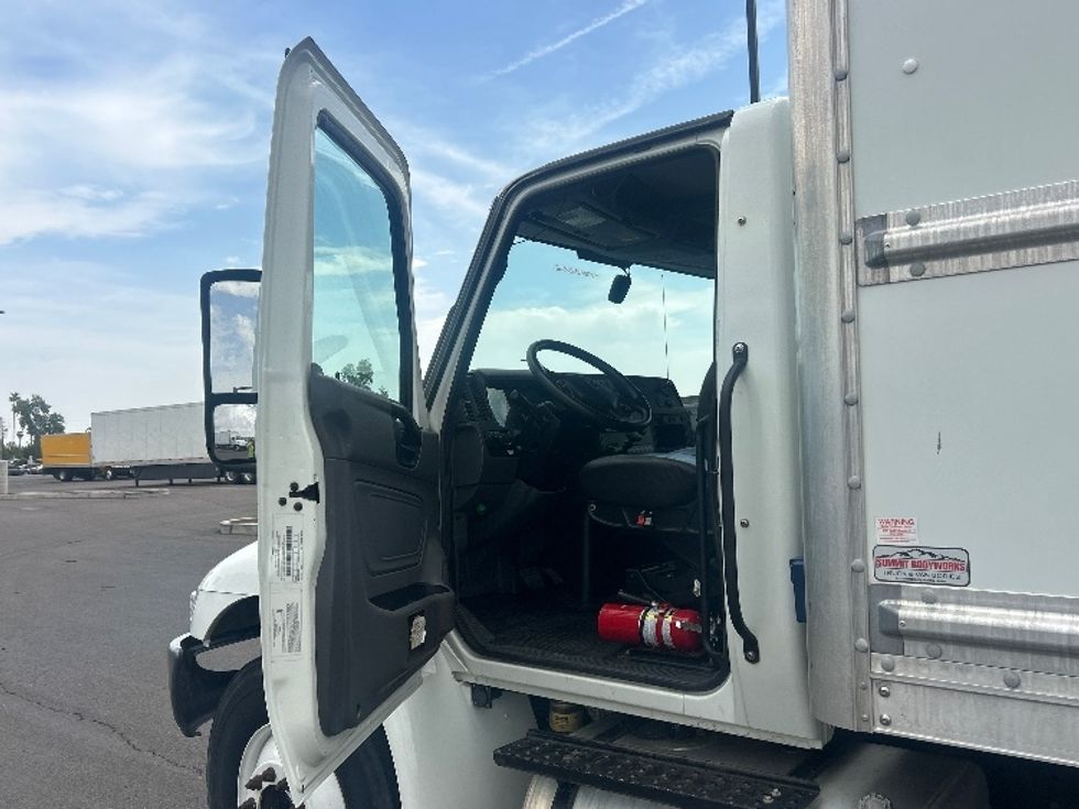 Medium Duty Box Truck-Light and Medium Duty Trucks-International-2022-MV607-Phoenix-AZ-133,622\n\t\tmiles-$ 67,750 - Image 16