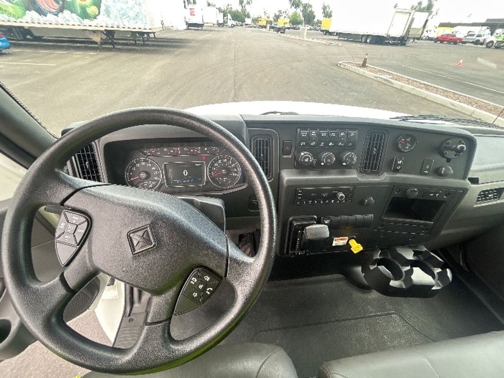 Medium Duty Box Truck-Light and Medium Duty Trucks-International-2022-MV607-Phoenix-AZ-133,622\n\t\tmiles-$ 67,750 - Image 18