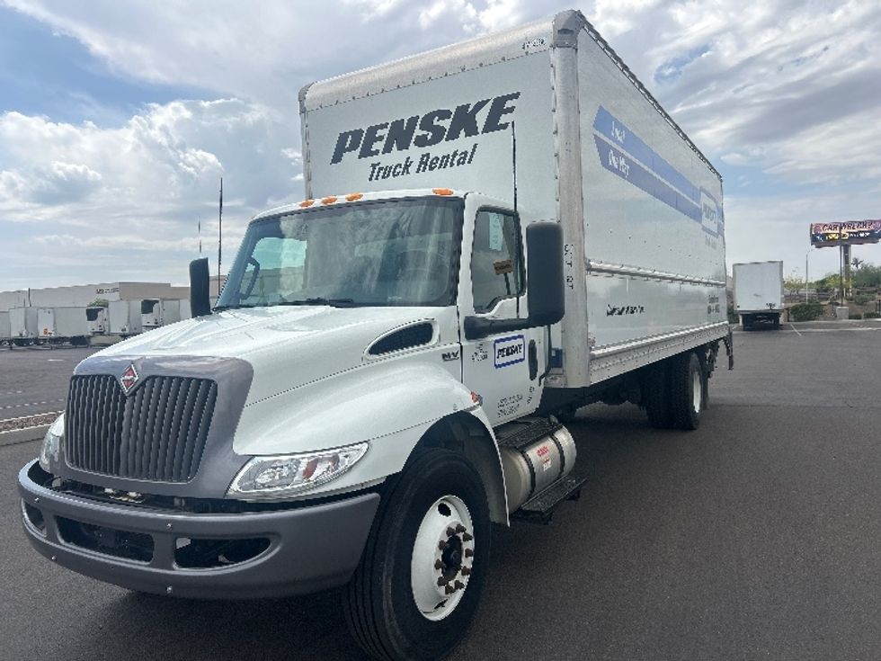 Medium Duty Box Truck-Light and Medium Duty Trucks-International-2022-MV607-Phoenix-AZ-133,622\n\t\tmiles-$ 67,750 - Image 3