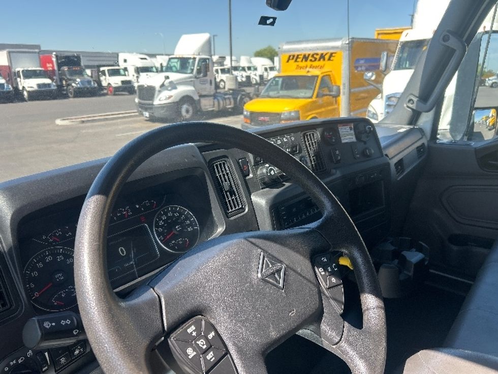 Medium Duty Box Truck-Light and Medium Duty Trucks-International-2022-MV607-Phoenix-AZ-140,392\n\t\tmiles-$ 66,500 - Image 17