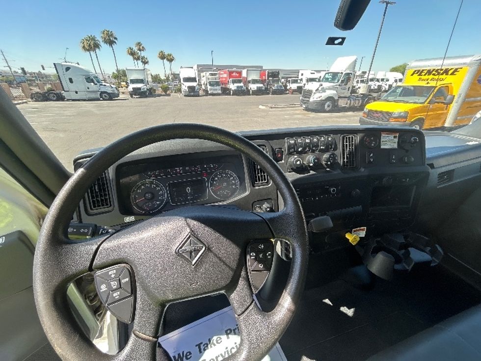 Medium Duty Box Truck-Light and Medium Duty Trucks-International-2022-MV607-Phoenix-AZ-140,392\n\t\tmiles-$ 66,500 - Image 18