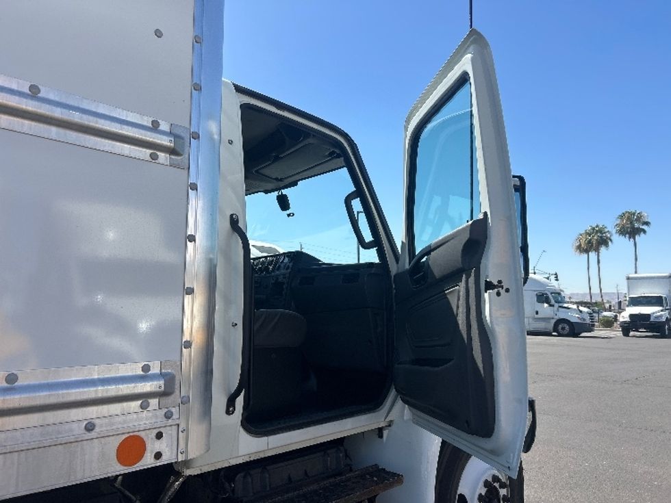 Medium Duty Box Truck-Light and Medium Duty Trucks-International-2022-MV607-Phoenix-AZ-140,392\n\t\tmiles-$ 66,500 - Image 20